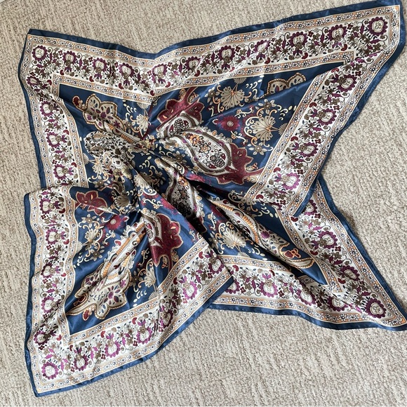 Scarf 90×90cm - Picture 4 of 4
